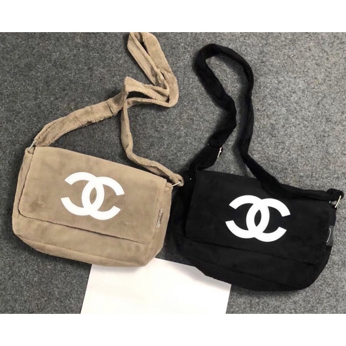 [READY STOCK] CHANEL MESSENGER FUR BAG AUTHENTIC VIP GIFT BTS V TAEHYUNG  STYLE