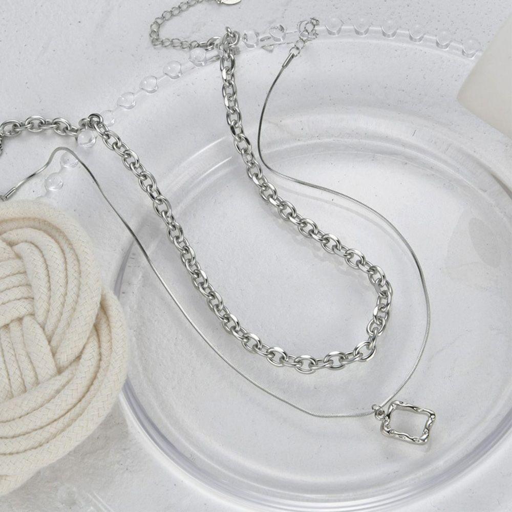 Hadiah Kalung Multilayer Nanas Perhiasan Simple Anti Karat Untuk Pria Wanita Liontin Persegi