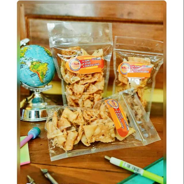 

Pangsit/kerupuk bawang/kue bawang/cumi