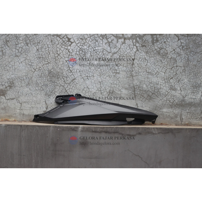 COVER BODY KANAN VARIO 150 HITAM DOPE - COVER R BODY (MT GN BL) - 83500K59A10ZJ