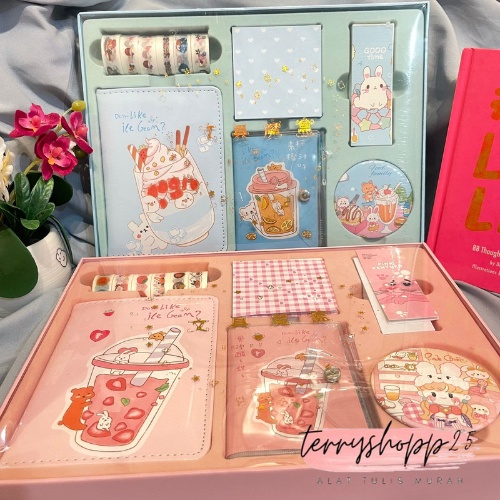 

Paket Alat Tulis Jurnal Motif Boba Milk Tea 6 IN 1 Stiker Washi Tape Buku Pulpen Lengkap Kado Ulang Tahun