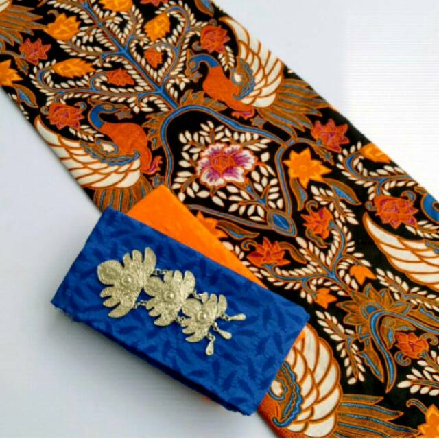 Batik motif iwan tirta