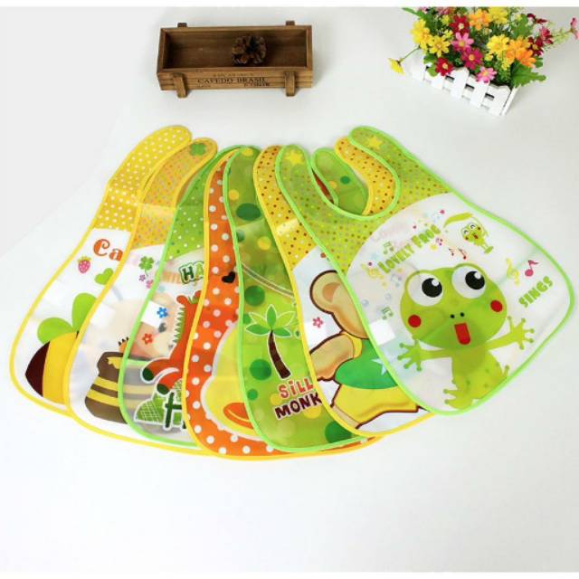 READY BANDUNG Slaber Plastik Waterproof Tatakan Makan Bayi , Tatakan Liur Bayi