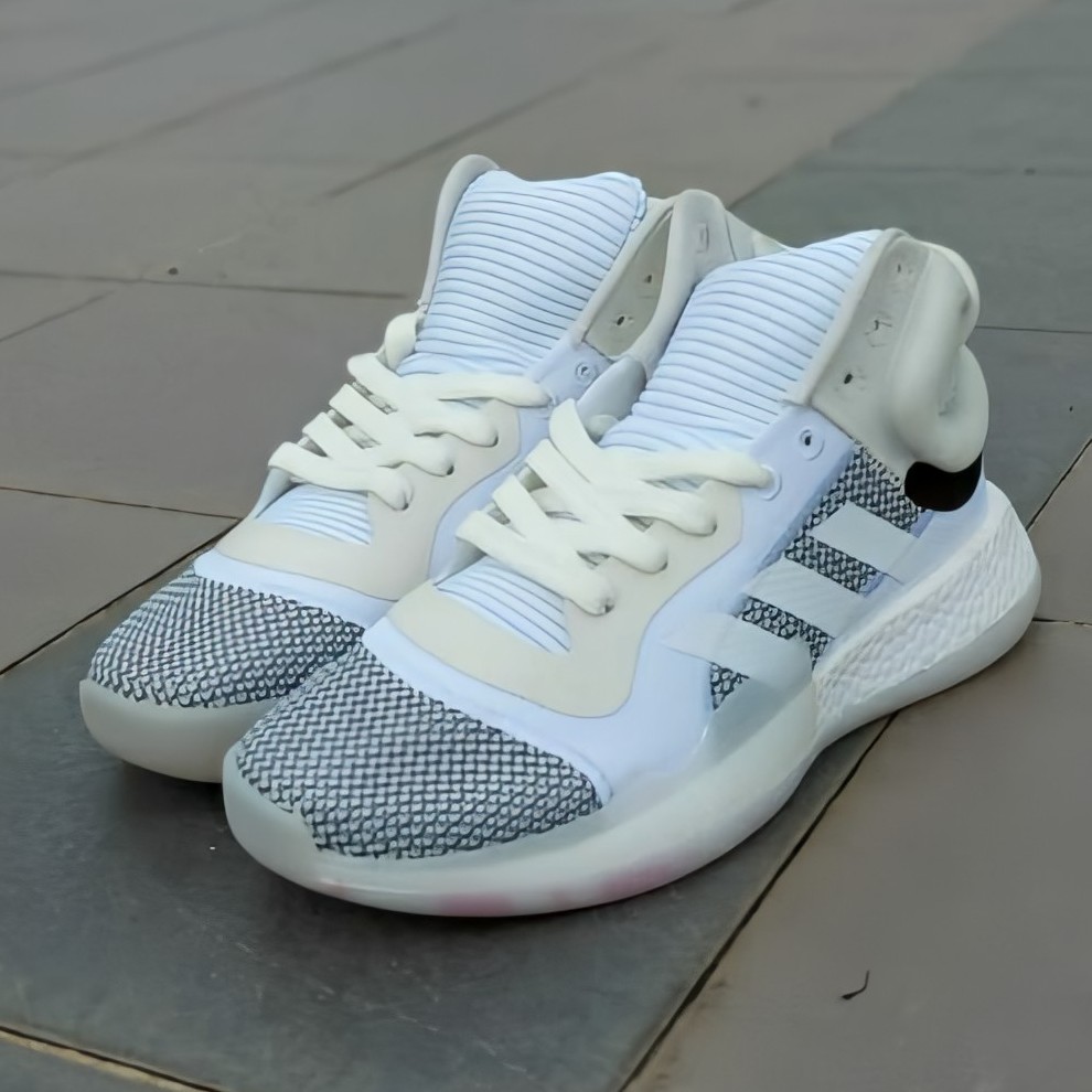 SEPATU BASKET ADIDAS MARQUEE BOOST WHITE