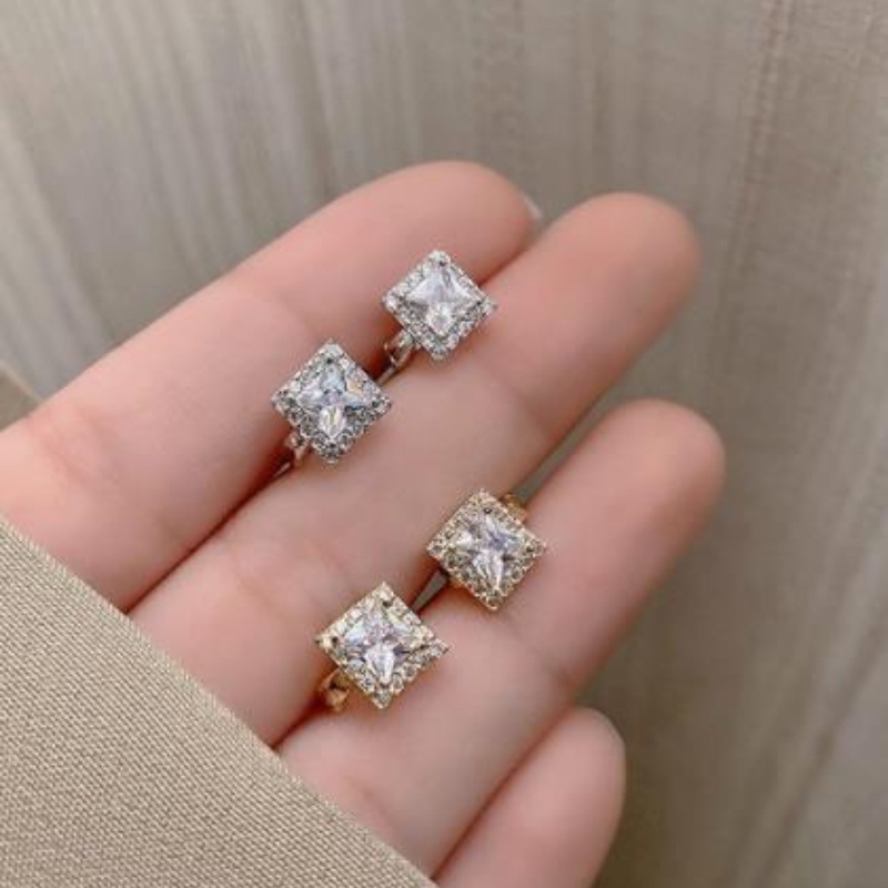 Anting Tusuk Gantung Hias Kristal Gaya Simple High Quality Untuk Wanita