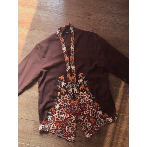 Kebaya Coklat