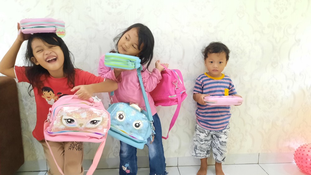 Tas Makan Cewek Susun Lunch Bag Selempang Sequin Karakter 9129 Krt