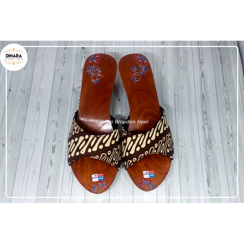  Sandal  kayu natural wanita DINARA Heel  Bolong Unik  