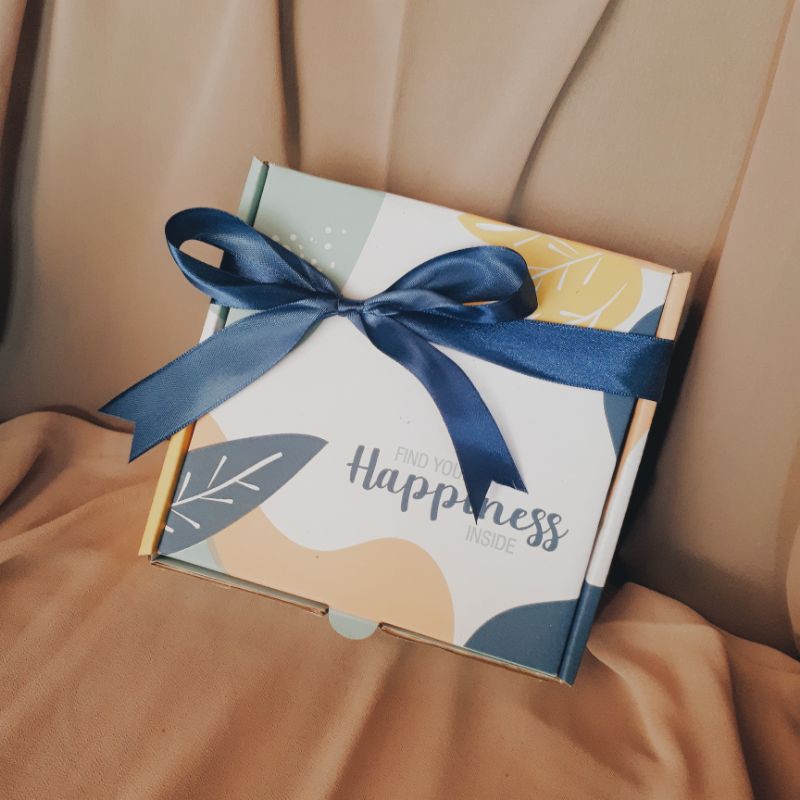 

Hijab Gift Box / Happiness Box / Birthday Gift