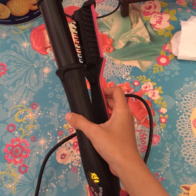 Catokan rambut instyler pink