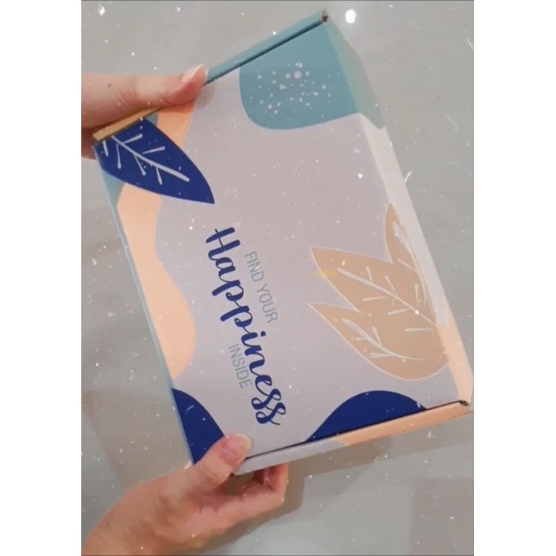 

Kertas Kado / Hard Box Dus Kado Hadiah Packing Bubblewrap