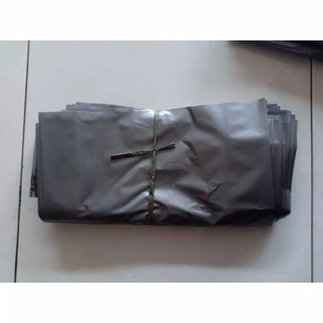 

PLASTIK PACKINGAN ONLINE SHOP PLASTIK BUNGKUS SILVER 35 x 50cm isi 50 tanpa plong