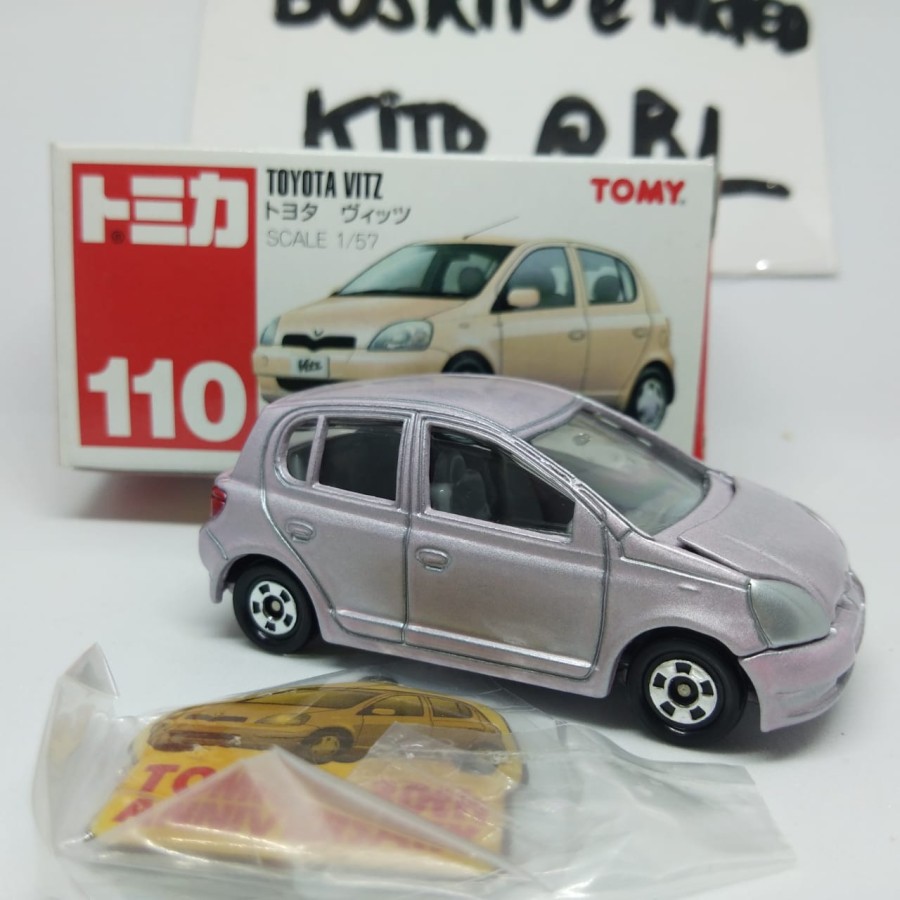 TAKARA TOMY TOMICA TOYOTA VITZ 30TH ANNIVERSARY number 110 PINK RARE YARIS rare