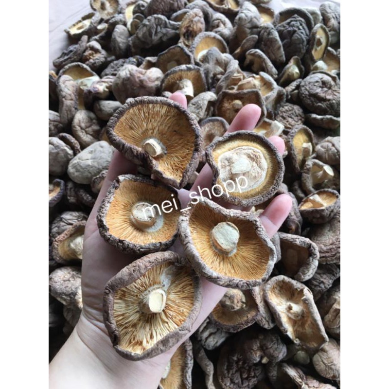

JAMUR HIUKO SHITAKE DRIED MUSHROOM GRADE A IMPORT SINGAPORE 100 GRAM MUTU TERJAMIN