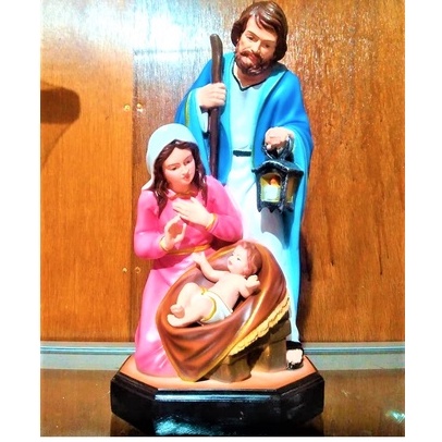 Patung Rohani Katolik/Patung Keluarga Kudus Lentera 30/KK020L/Holy Family Holding Lantern Fiber Reli