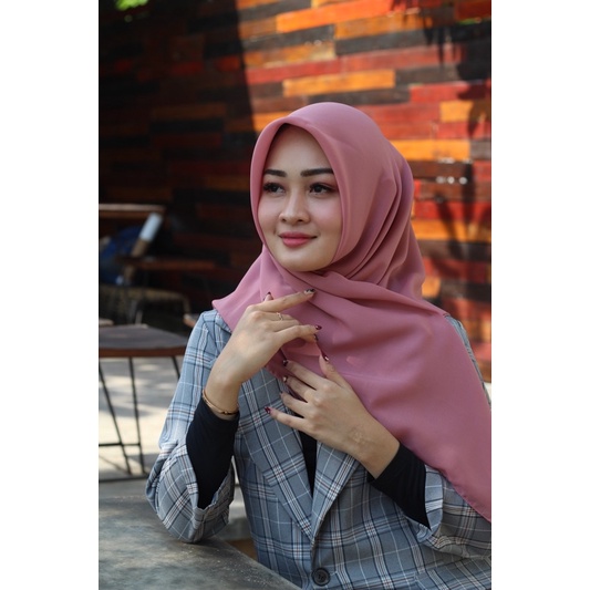 Hijab Segiempat Polycotton 115 x 115 Warna Part 1 Bella Square-1