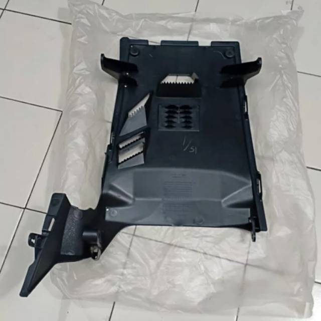 Cover under dek bawah kolong tengah vario 125 150 new 2018 K59J K60R original