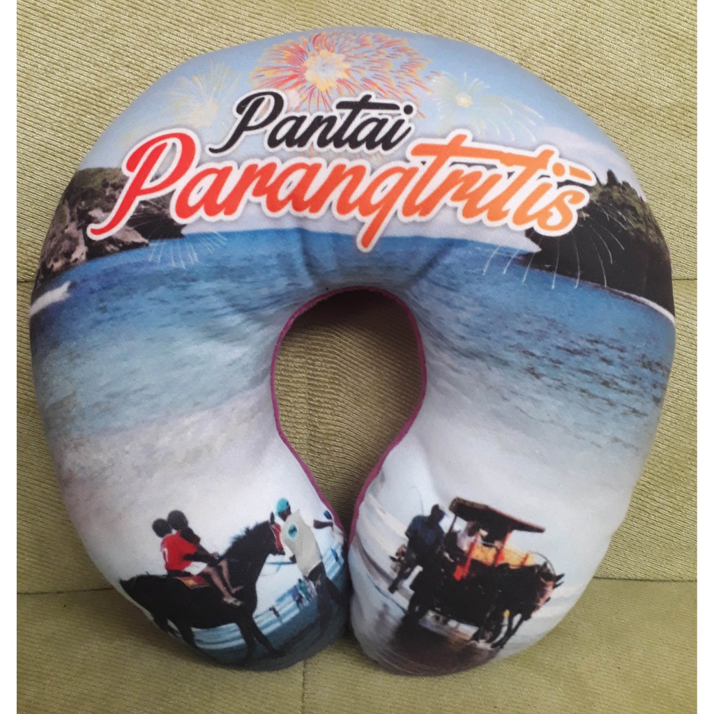 Bantal Leher Souvenir Pantai Parangtritis