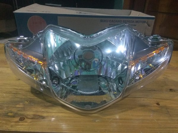 REPLEKTOR LAMPU DEPAN HONDA REVO ABSOLUT