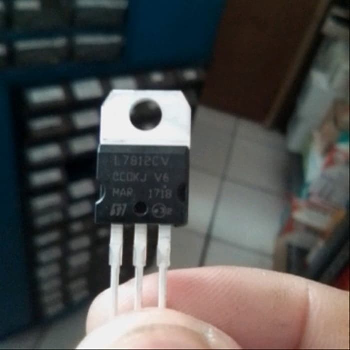 IC L 7812 L7812