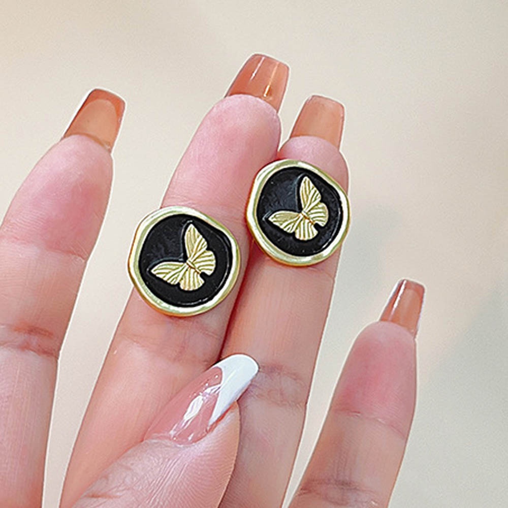Anting Stud Enamel Bentuk Butterfly Bulat Warna Emas Hitam Gaya Vintage Korea Untuk Wanita