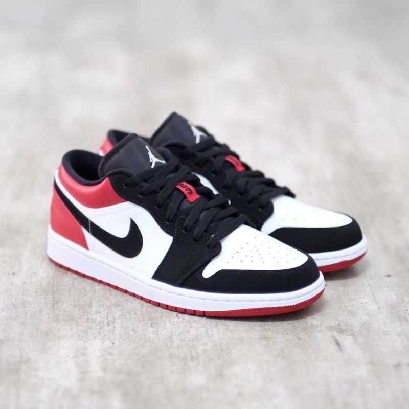 air jordan one low black toe