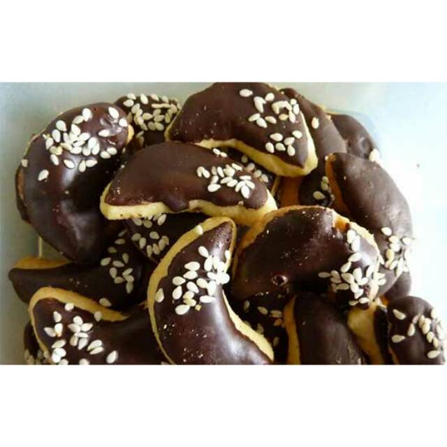 

Kue bulan coklat