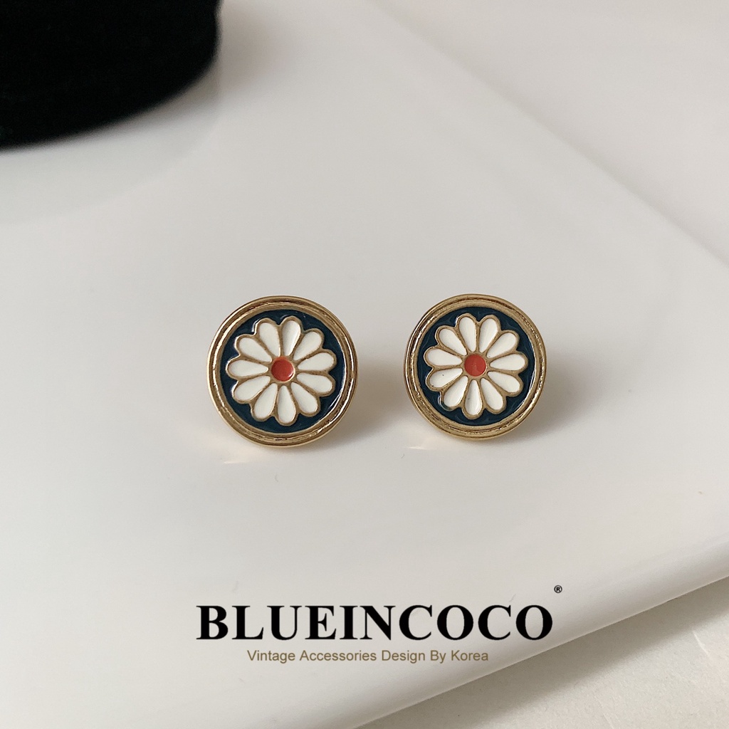 Anting Stud Desain Daisy Gaya Vintage Untuk Aksesoris (Takota 045)