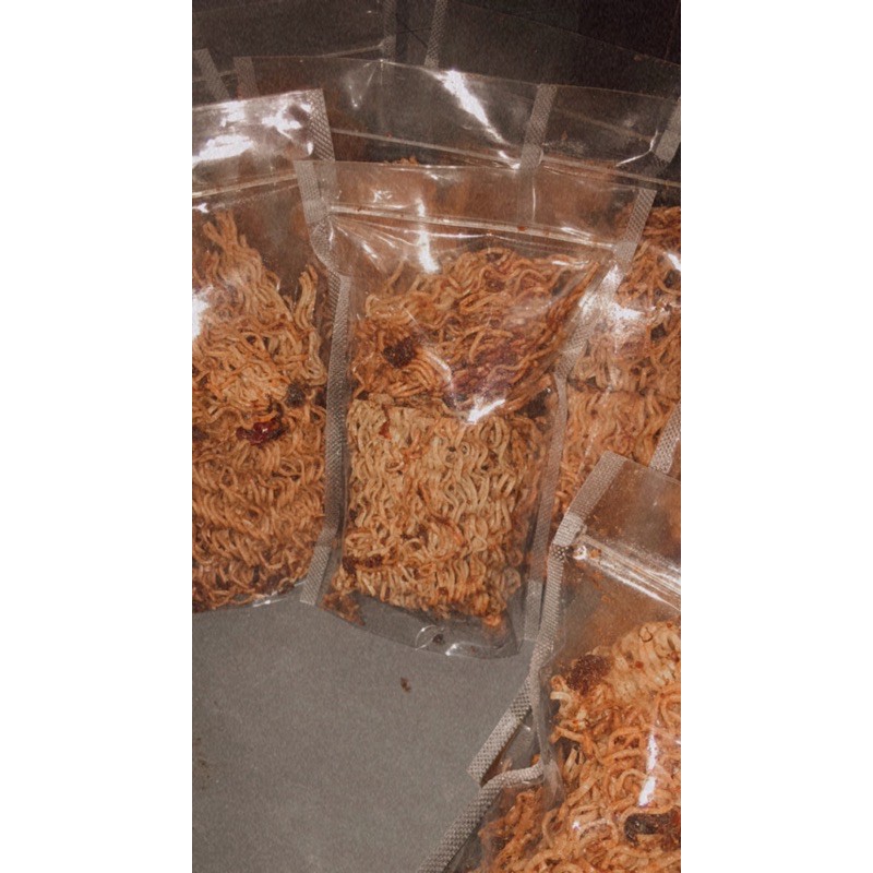 

MIE KERITING 1.250/40gram