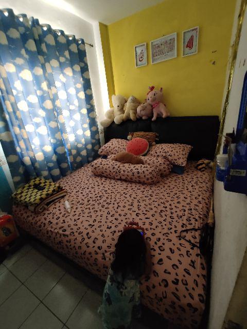 Sprei Magenta Leopard Pink