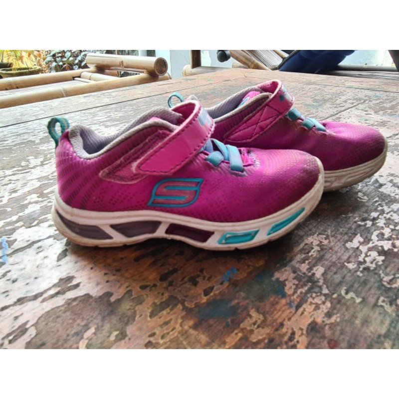 preloved sepatu skechers anak
