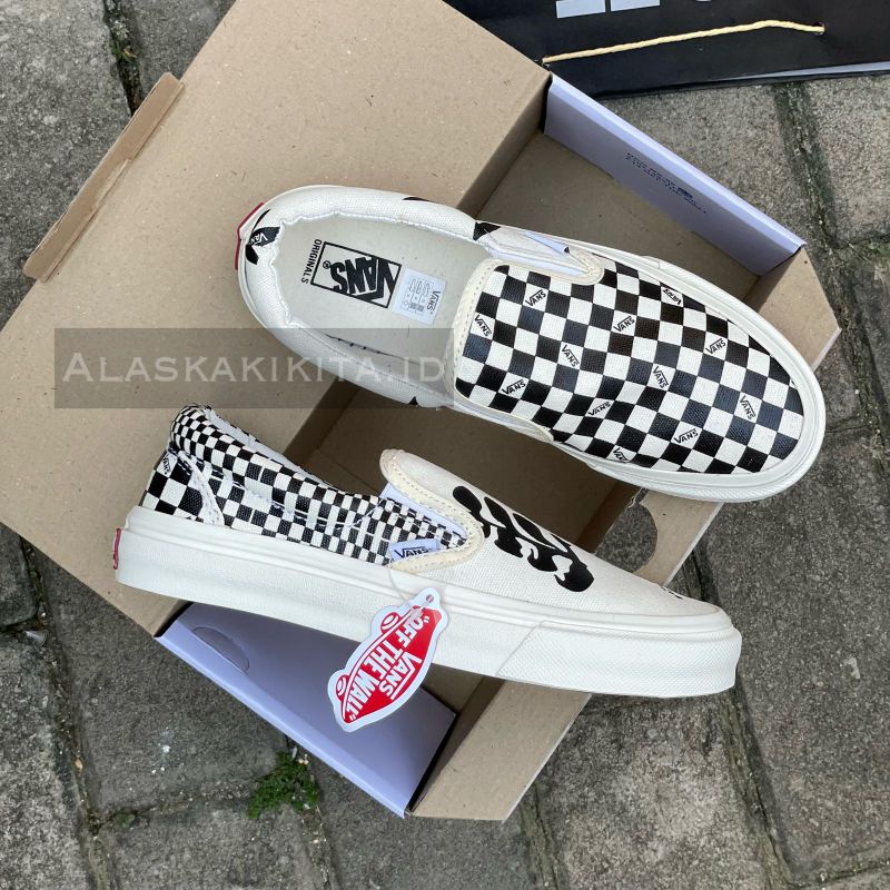 Sepatu Vans Slip On OG MONO X Porter Yoshida Checkerboard Cream Black + Kaos Kaki