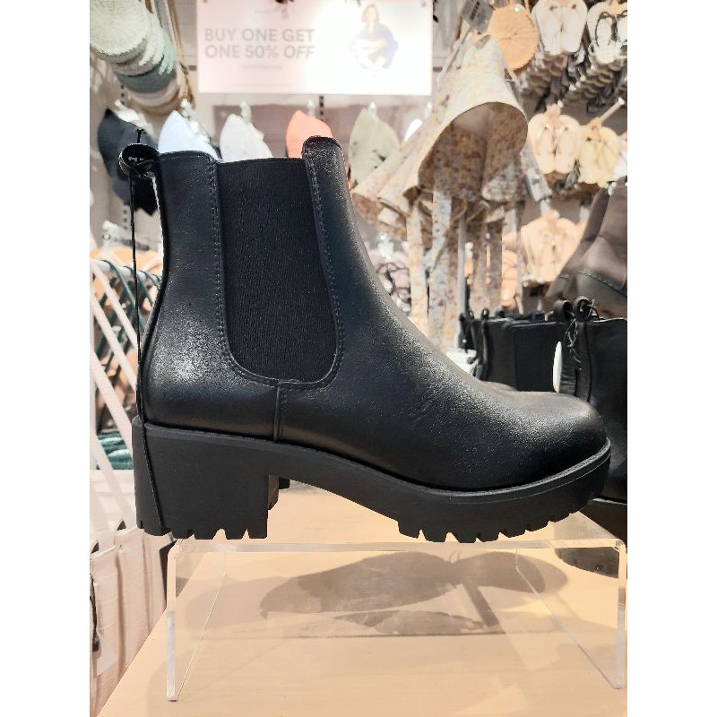 Sepatu Boots Wanita Rubi