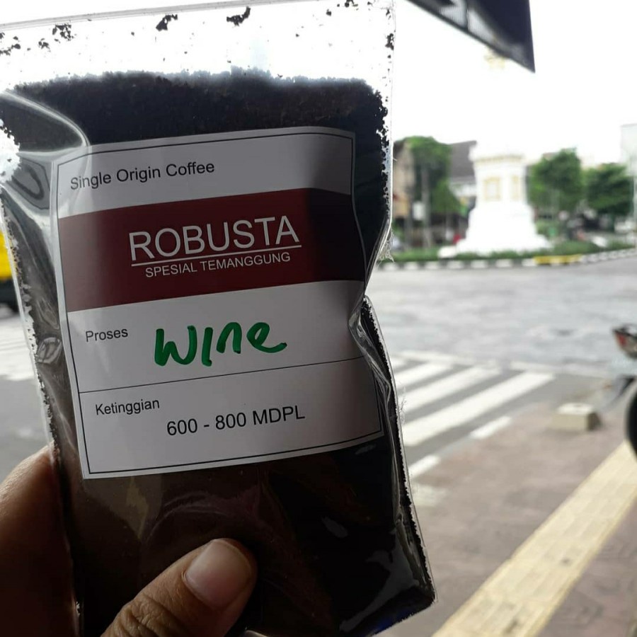 

Kopi Robusta Wine Premium Kopi Asli Temanggung 100gr