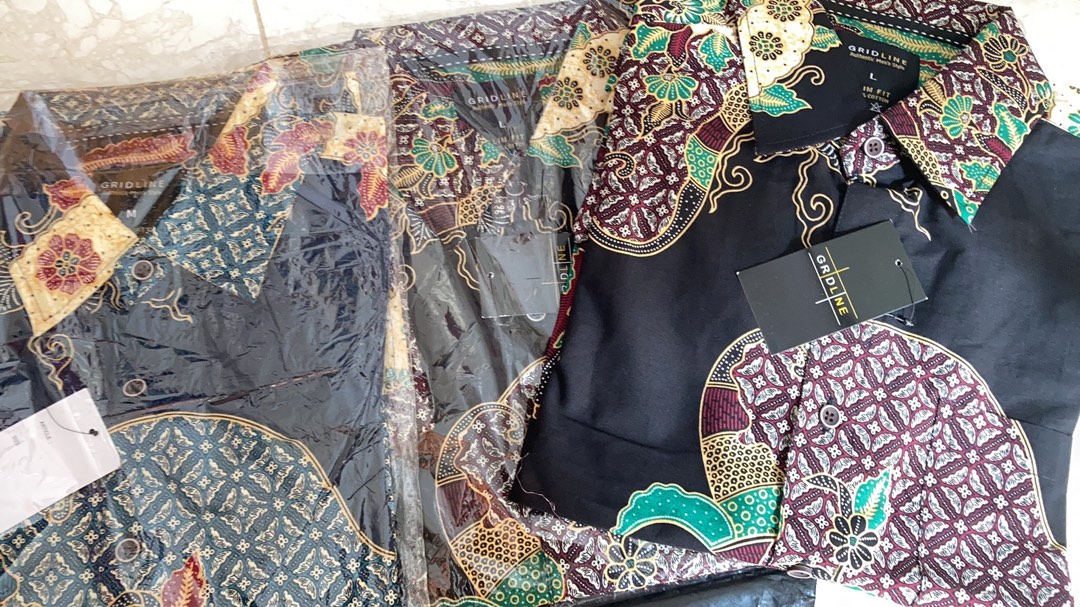 [gridline - Ls031 Navy Blue & Black Green] Kemeja Batik Slimfit Pria Katun Lengan Panjang