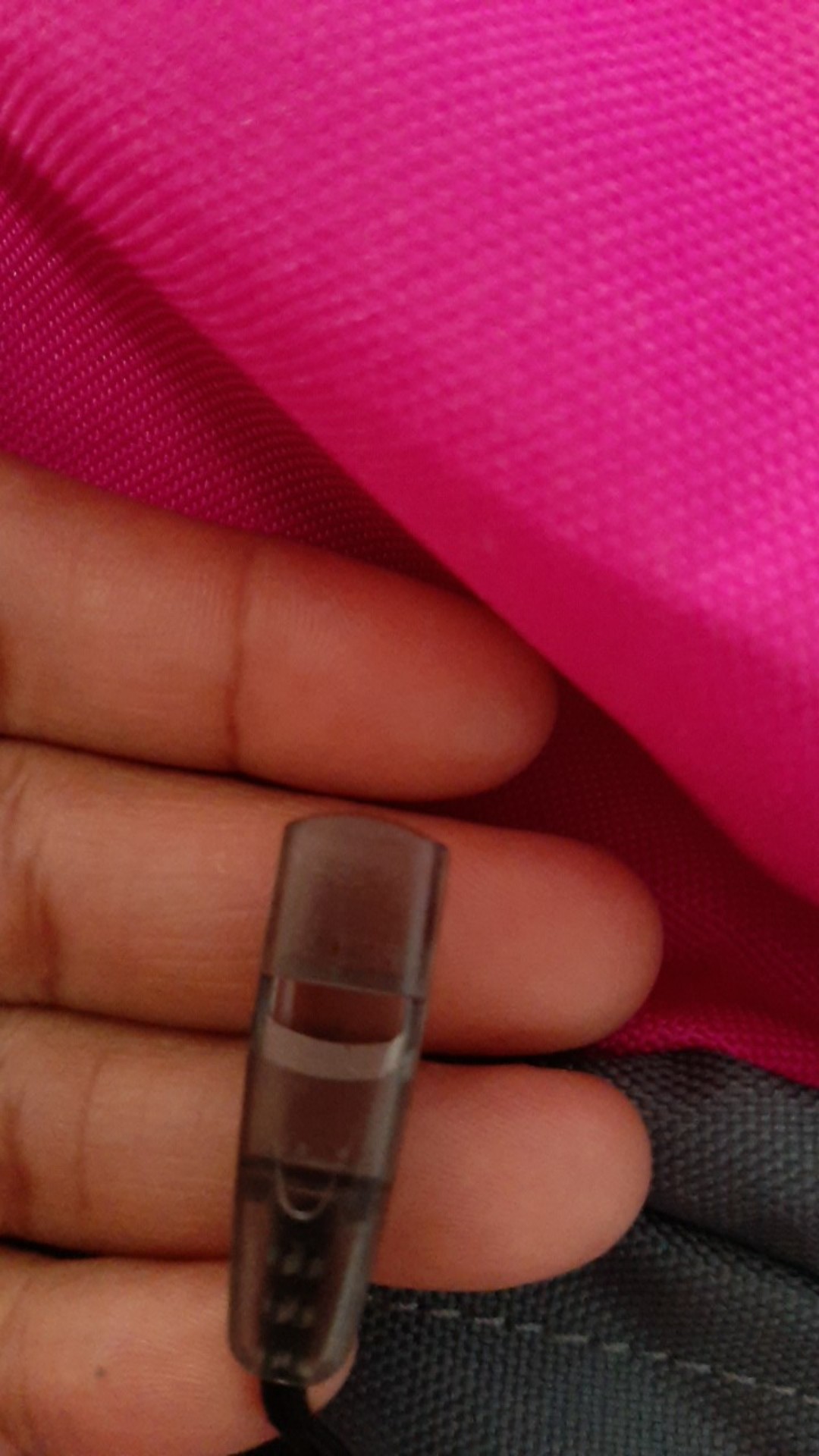 Puler Tarikan Resleting Peluit