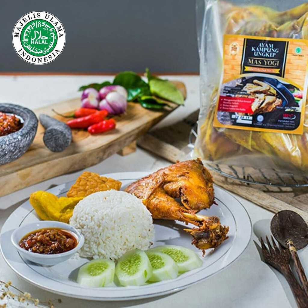 

AYAM KAMPUNG UNGKEP MAS YOGI BEBAS PENGAWET HALAL MUI ISI 1 EKOR