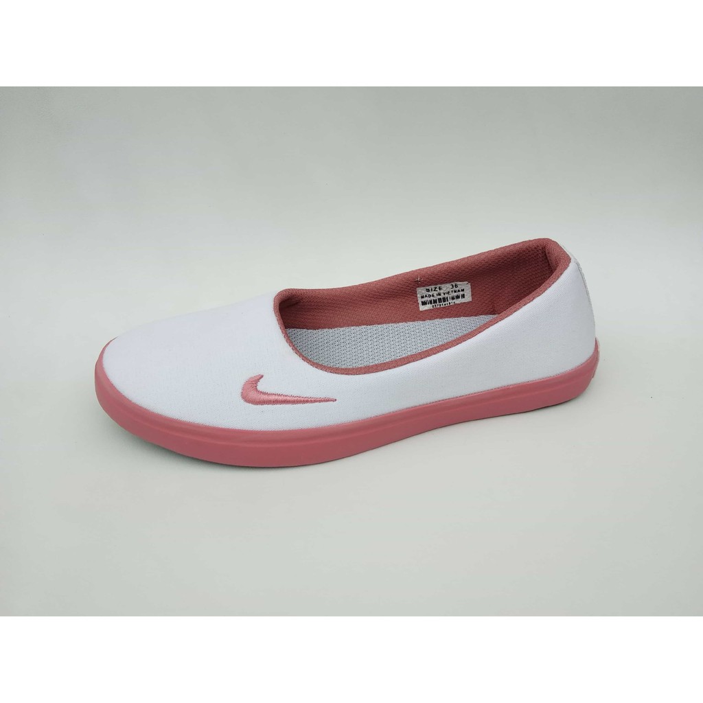 Sepatu slip on wanita 01.Sepatu wanita.Sepatu santai.Sepatu hijabers.Sepatu kerja