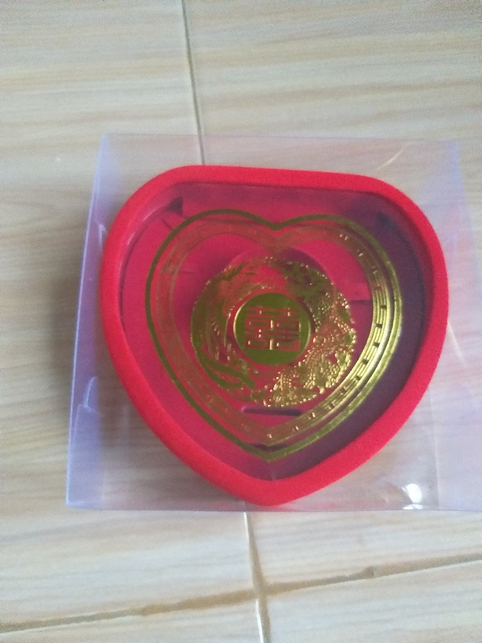 Set Kotak Perhiasan Bentuk Love List Emas