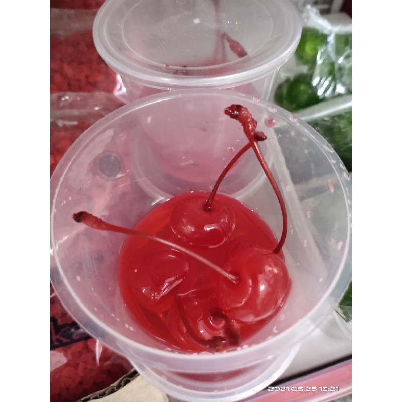 

Cherry merah tangkai topping kue