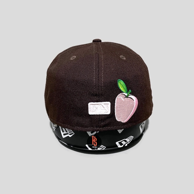 TOPI NEW ERA ORIGINAL 5950 BIG APPLE NEW YORK YANKEES WALNUT UV PINK