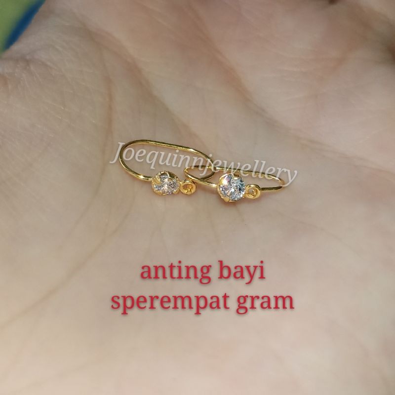 Anting bayi emas muda