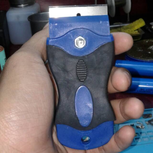 

TOOL PISAU LEM TOUCHSCREEN/LAYAR SENTUH