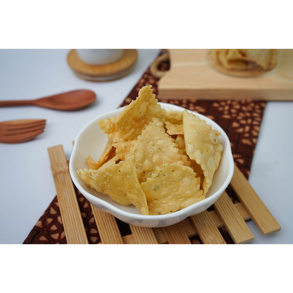 

Keripik Pangsit Premium 1kg