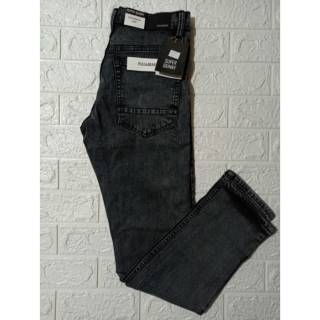 Celana Jeans PULL BEAR Import HIGH QUALITY Hitam Pekat 