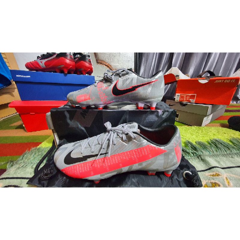Sepatu Bola Nike Vapor 13 Academy Fg