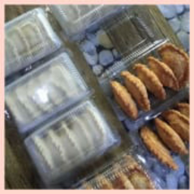 

Pastel tongkol suwir/ayam sayur Frozen by dheasnack