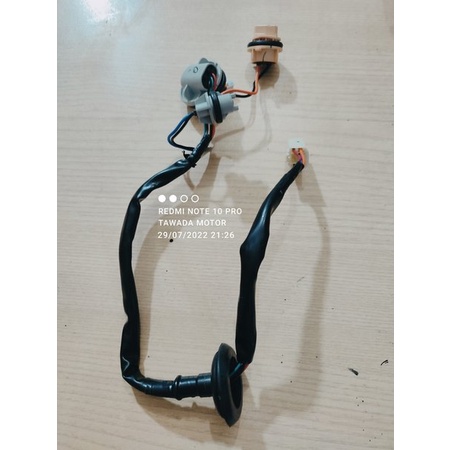 soket fitting lampu stoplamp lampu belakang Toyota FORTUNER VRZ