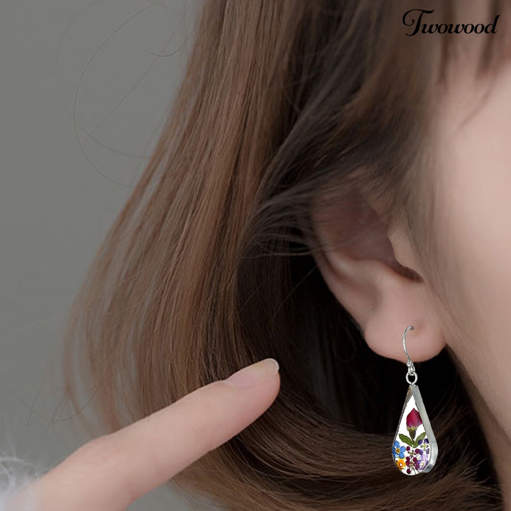 1 Pasang Anting Hook Bentuk Water Drop Aksen Bunga Kering Warna Silver Untuk Kencan