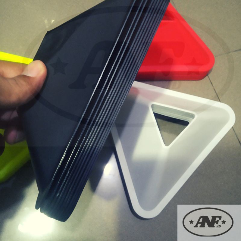 Paket 1 lusin cone mangkuk segitiga olahraga murah (ISI 12 PCS)